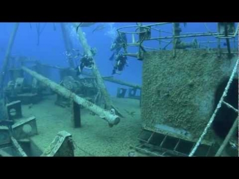 Diving Kittiwake Grand Cayman